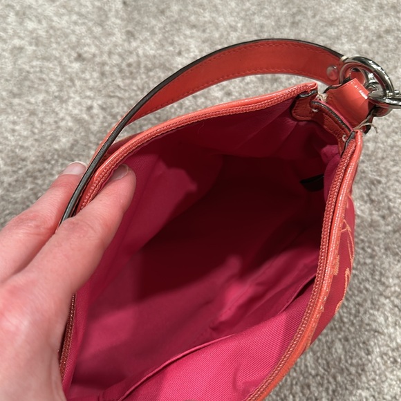 ❌SOLD❌Pink Coach Signature Small Purse - Picture 5 of 5